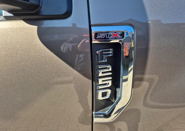Ford F250 cena 307500 przebieg: 39654, rok produkcji 2021 z Warszawa małe 529